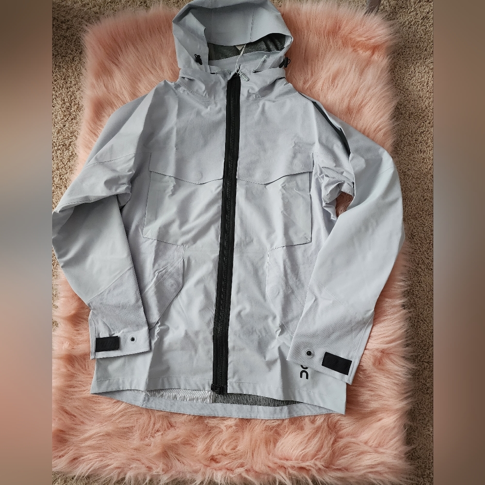 On Running Explorer Jacket